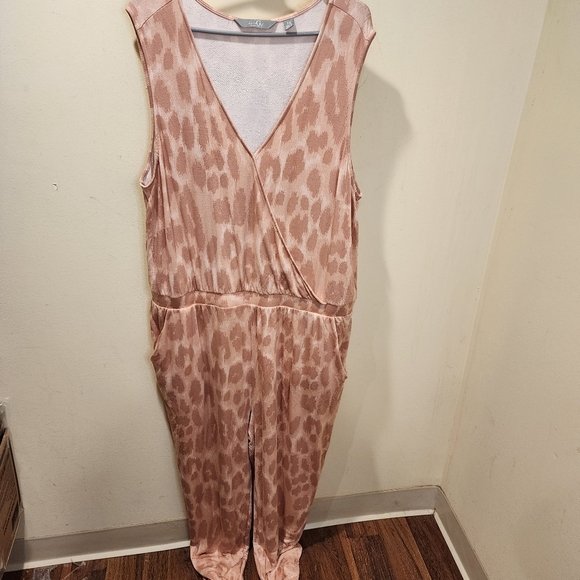 G By Giuliana Pink one Piece Jumpsuit Plus size 1X - Picture 4 of 14